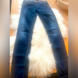 VGC 8/10 Vintage Silver dark denim women’s jeans in Size 27!!!